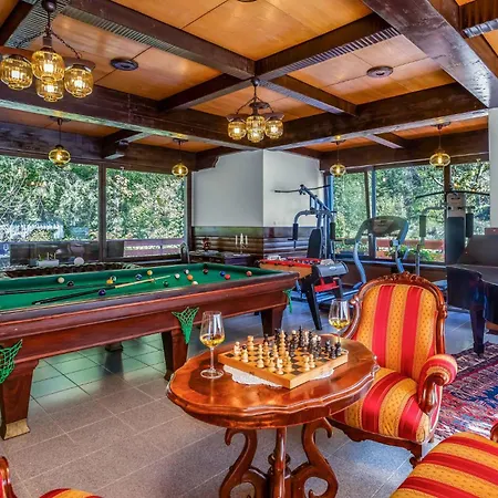 In Cabar With Wifi *