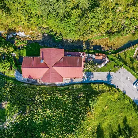 In Cabar With Wifi *