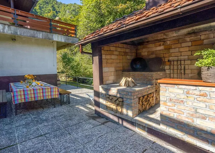 Dom wakacyjny In Cabar With Wifi